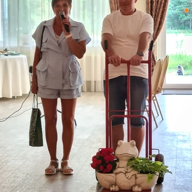Žalioj žolėj žalia varlė...