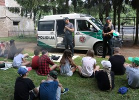 policija